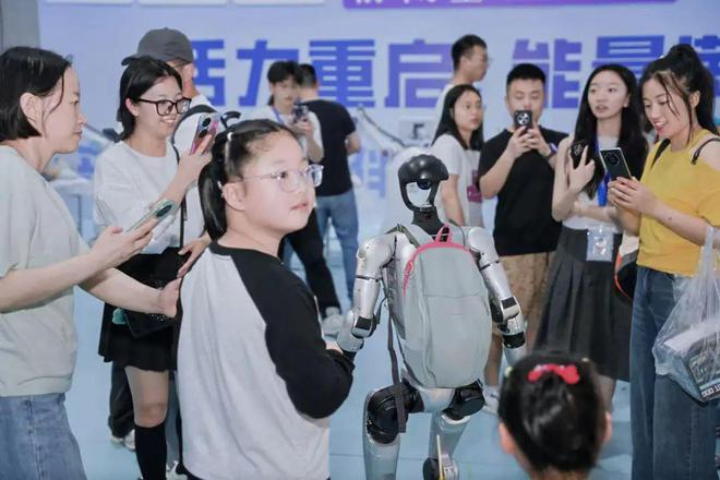 金年会金字招牌在线入口另有2天！没去杭州这个AI机械人酷玩乐土的你要抓紧了(图8)
